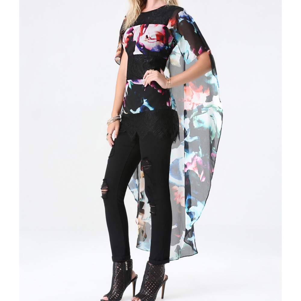 Lace Paneled Capelet bebe